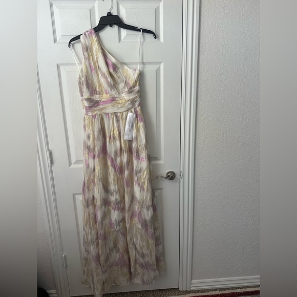 BCBGMAXAZRIA one-shoulder evening gown size 6 - Picture 5 of 10